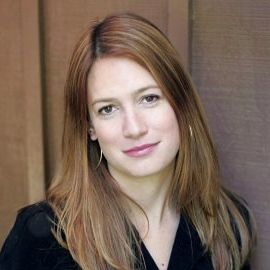 Gillian Flynn Headshot