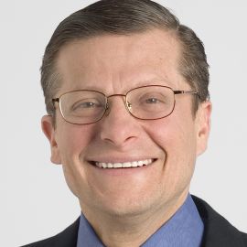 Dr. Michael Roizen Headshot